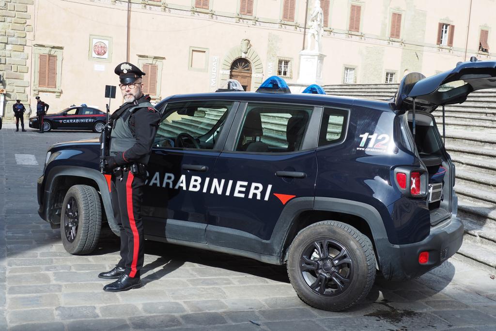 Carabinieri di Arezzo, 9 persone denunciate e quasi 200 identificate