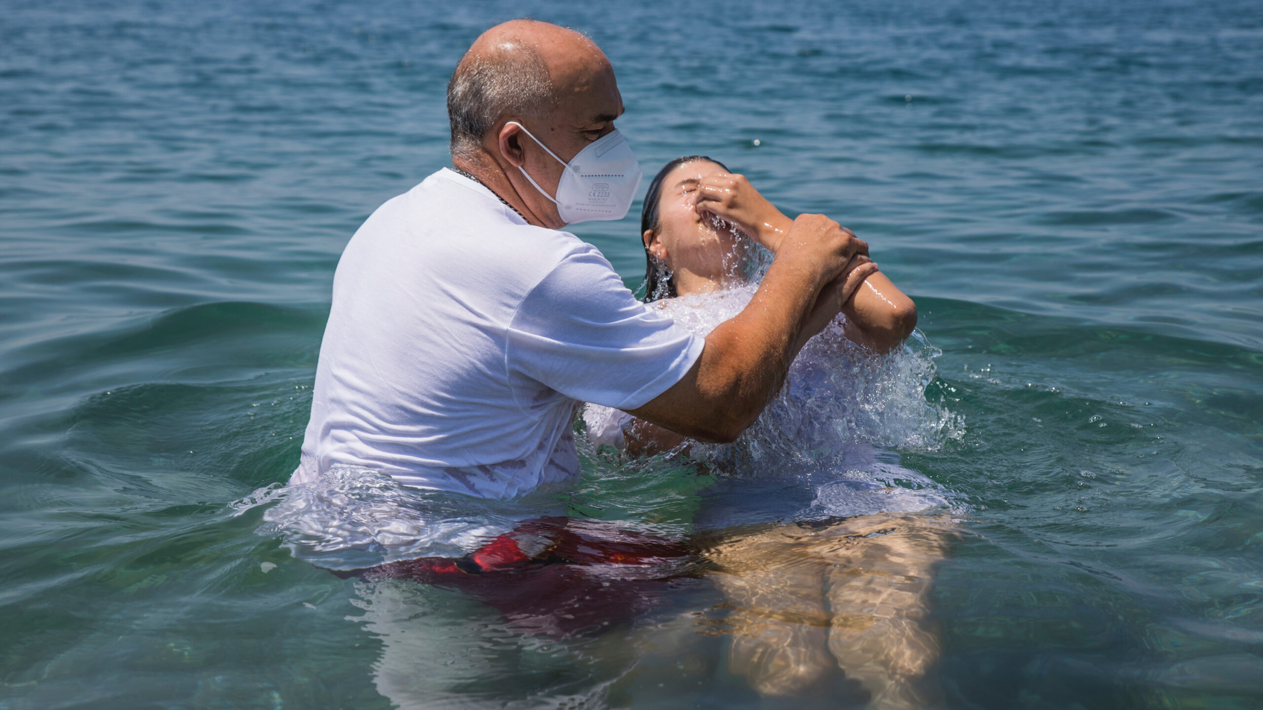 Testimoni di Geova: in corso il Battesimo dei nuovi fedeli