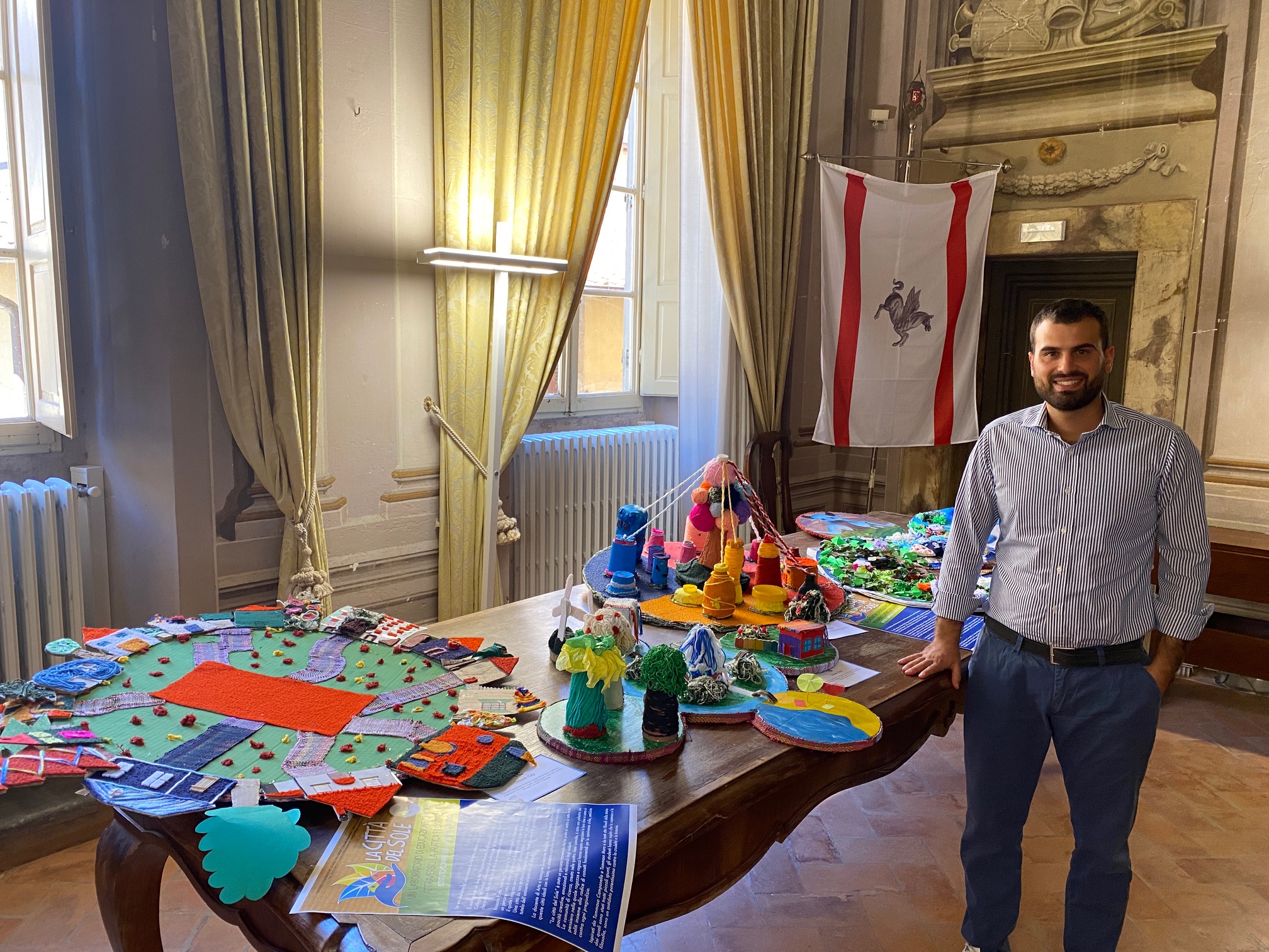 Soci: opere dei ragazzi delle medie in mostra nella sala consiliare