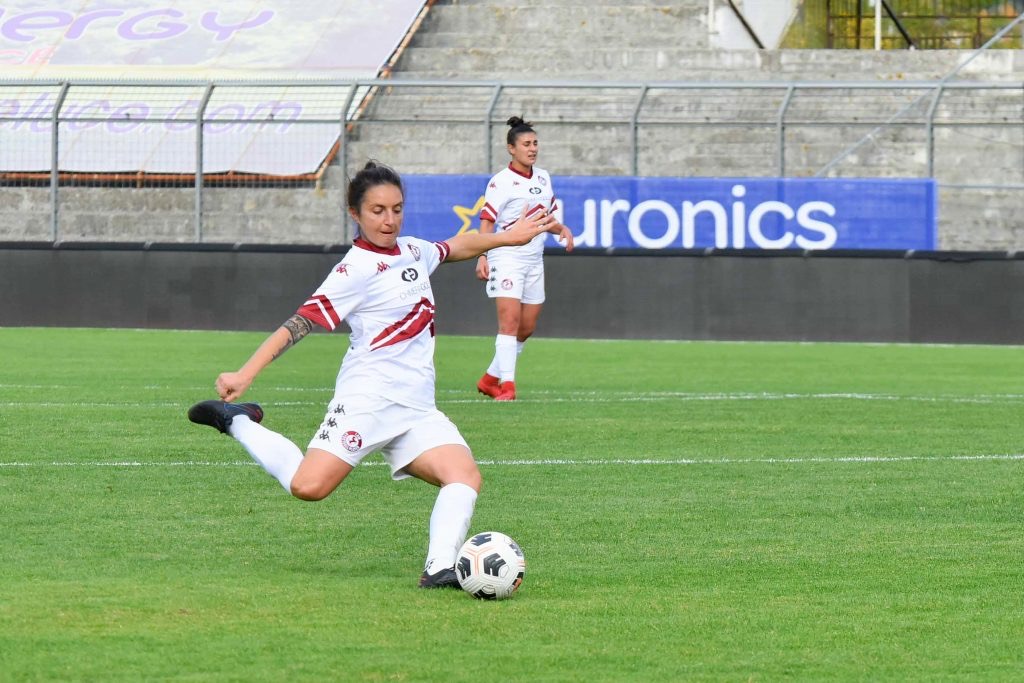 Evelyn Vicchiarello rinnova il contratto con l’Arezzo Calcio Femminile per la stagione 2022/2023