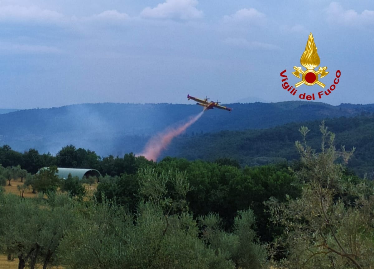 Incendio nel Comune di Lucignano, l’intervento dei vigili del fuoco