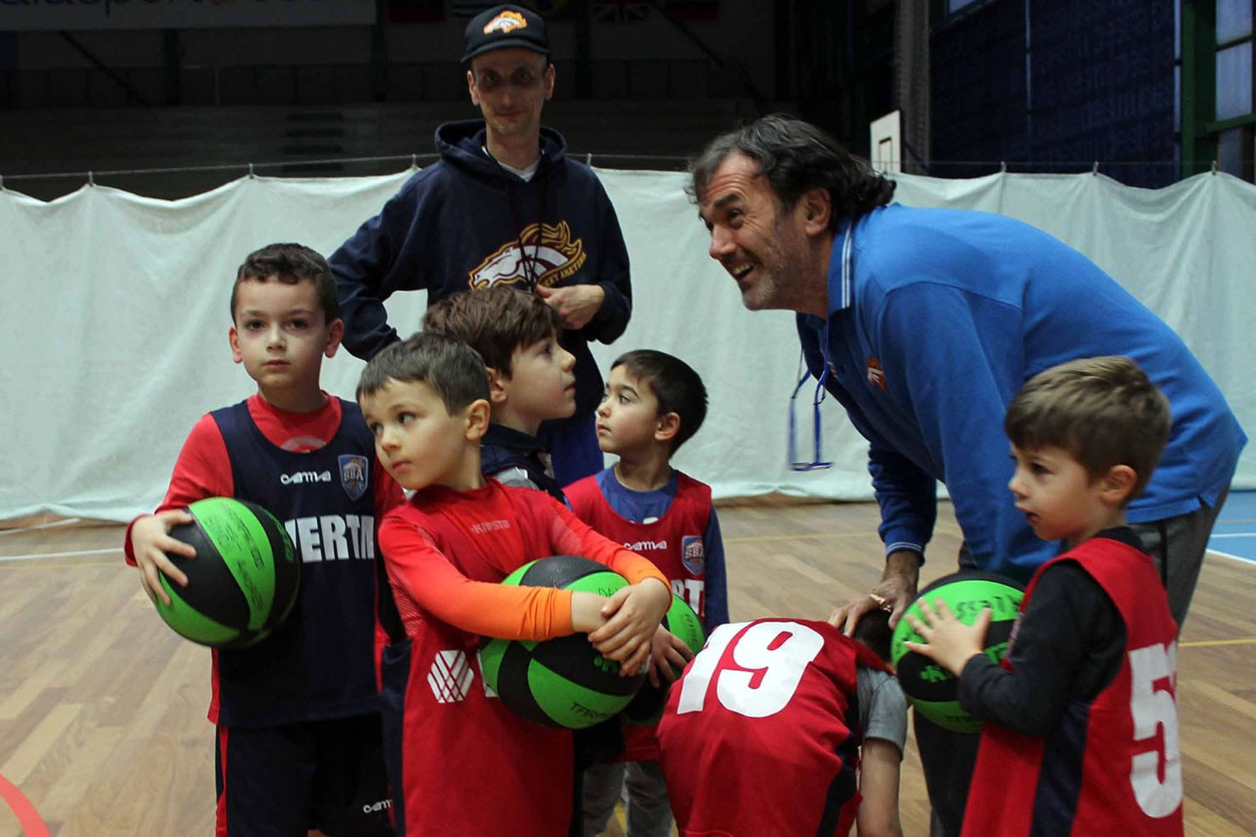 I bambini e le bambine della Scuola Basket Arezzo tornano sul parquet