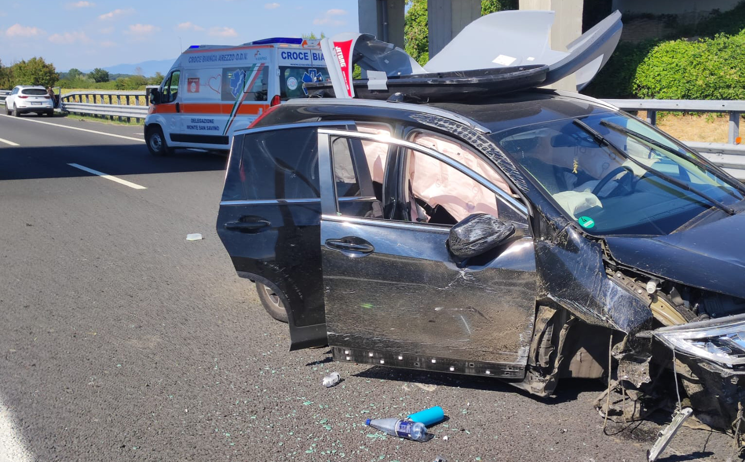 Auto si ribalta sull’A1, 4 feriti
