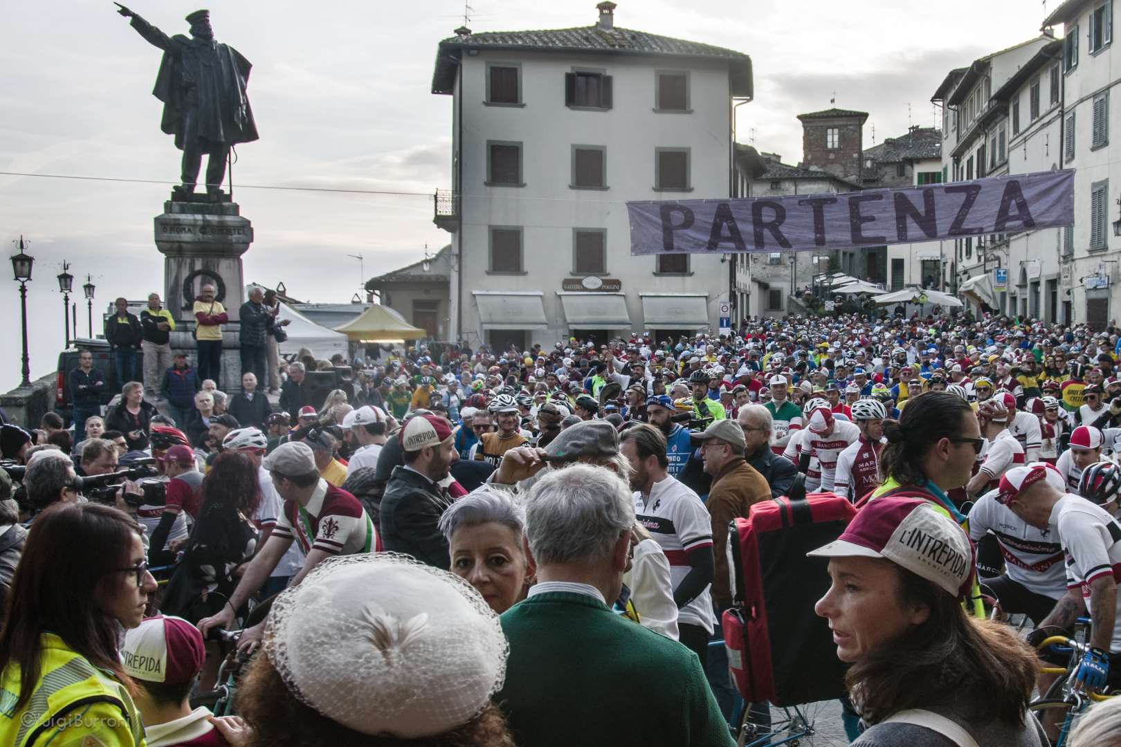 Ad Anghiari domenica 16 ottobre si correrà la 10^ edizione de L’Intrepida. Tante le iniziative dedicate al ciclismo, a partire da giovedì 13 ottobre