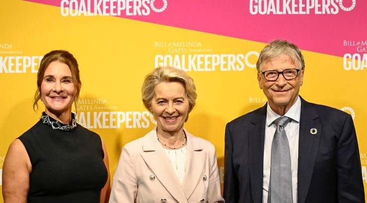 Bill Gates premia Ursula von der Leyen nel suo ruolo di sostenitrice della salute globale