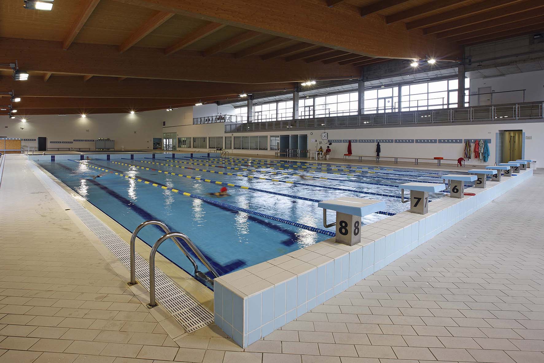 Un corso di nuoto gratuito nel Natale del Palazzetto del Nuoto