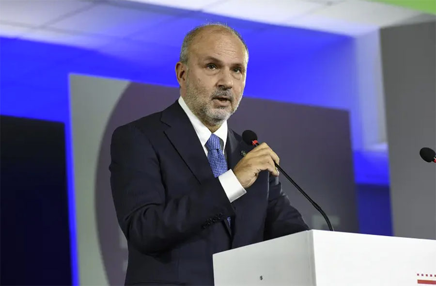 Stop alle mascherine in ospedale? Il ministro Schillaci: “Ci stiamo lavorando”