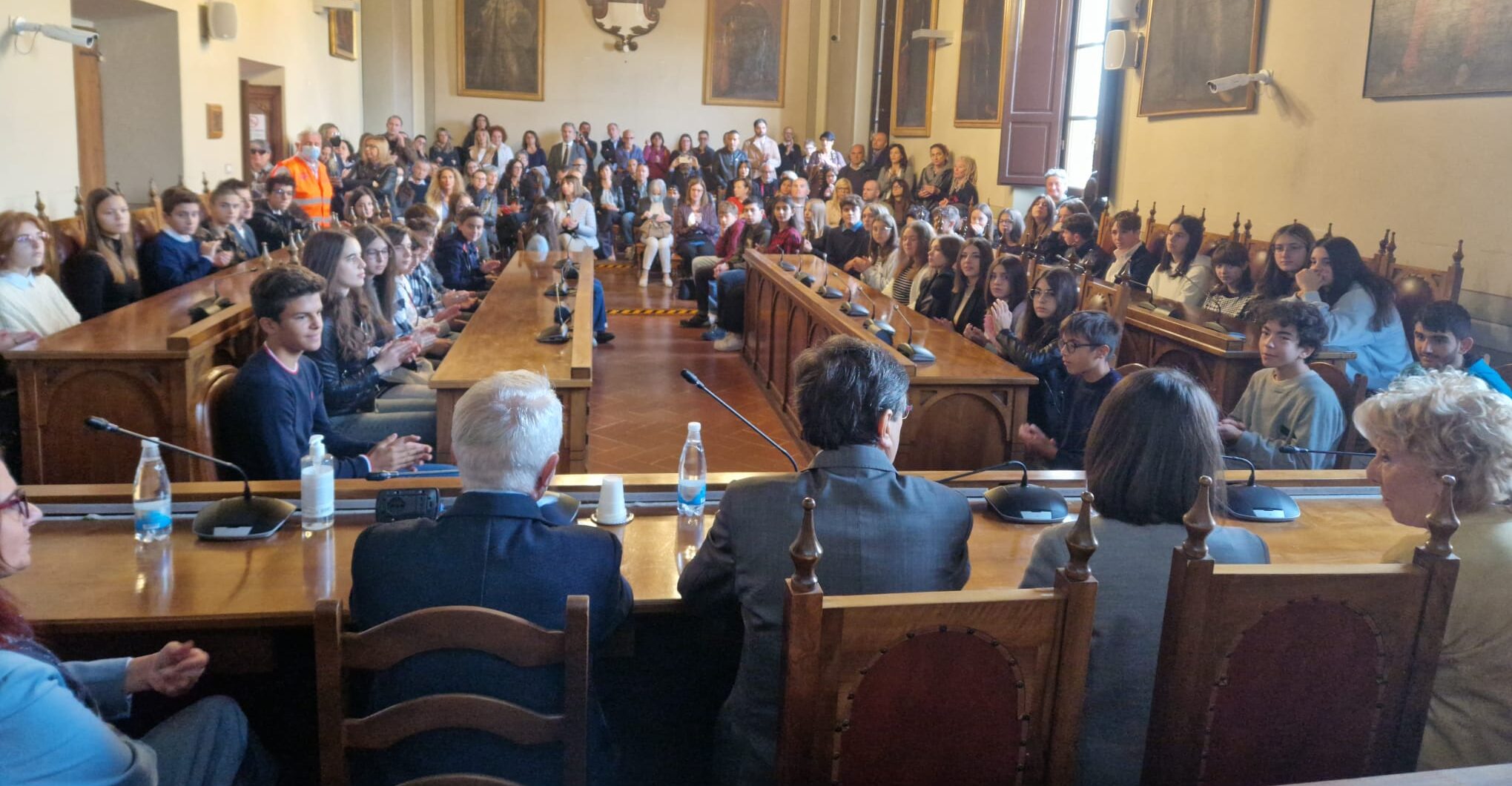 Sala del Consiglio gremita per la cerimonia di consegna del Premio Dionisio Roberti