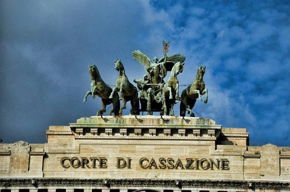 Suprema Corte di Cassazione: illegittime le sospensioni dei sanitari in presenza di esenzioni firmate dal medico di medicina generale