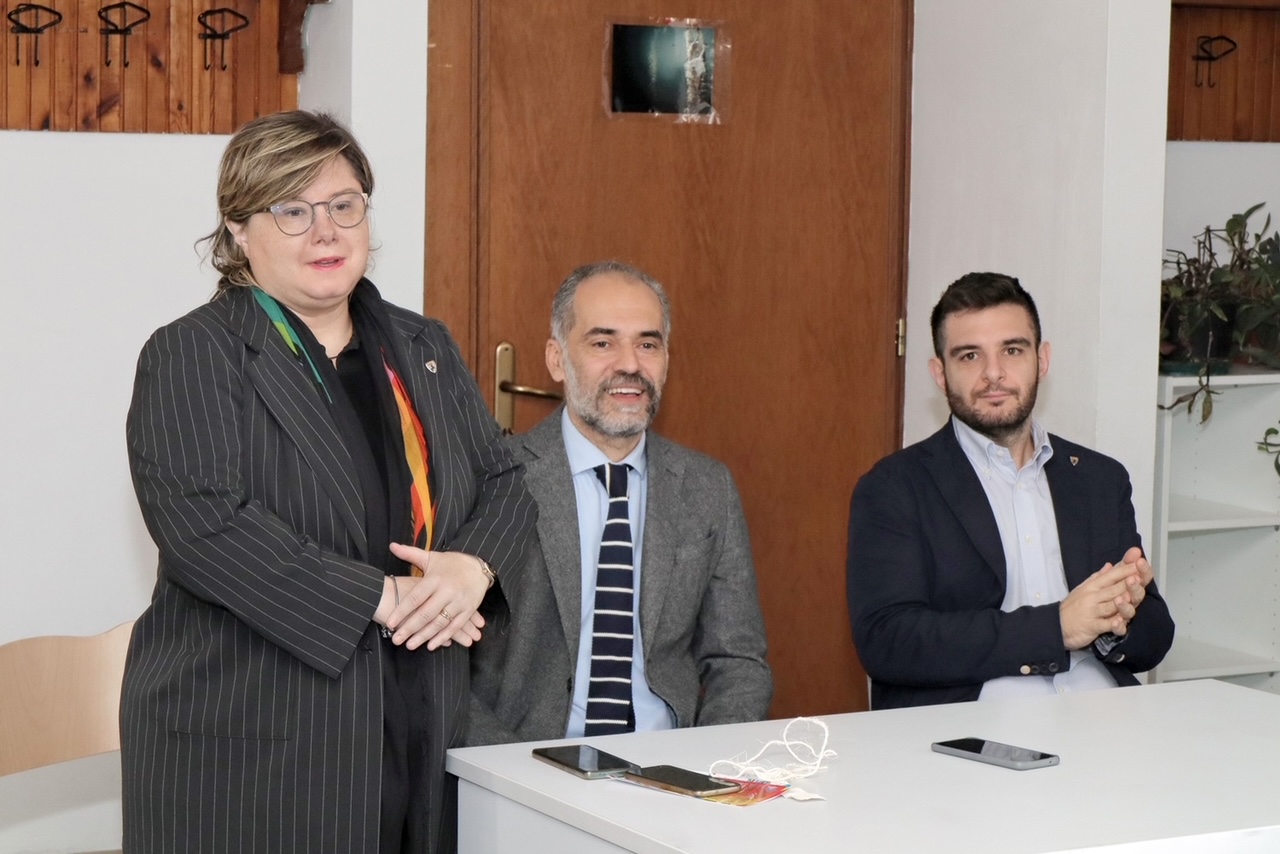 Tanti e Scapecchi all’inaugurazione di una nuova scuola IV Novembre