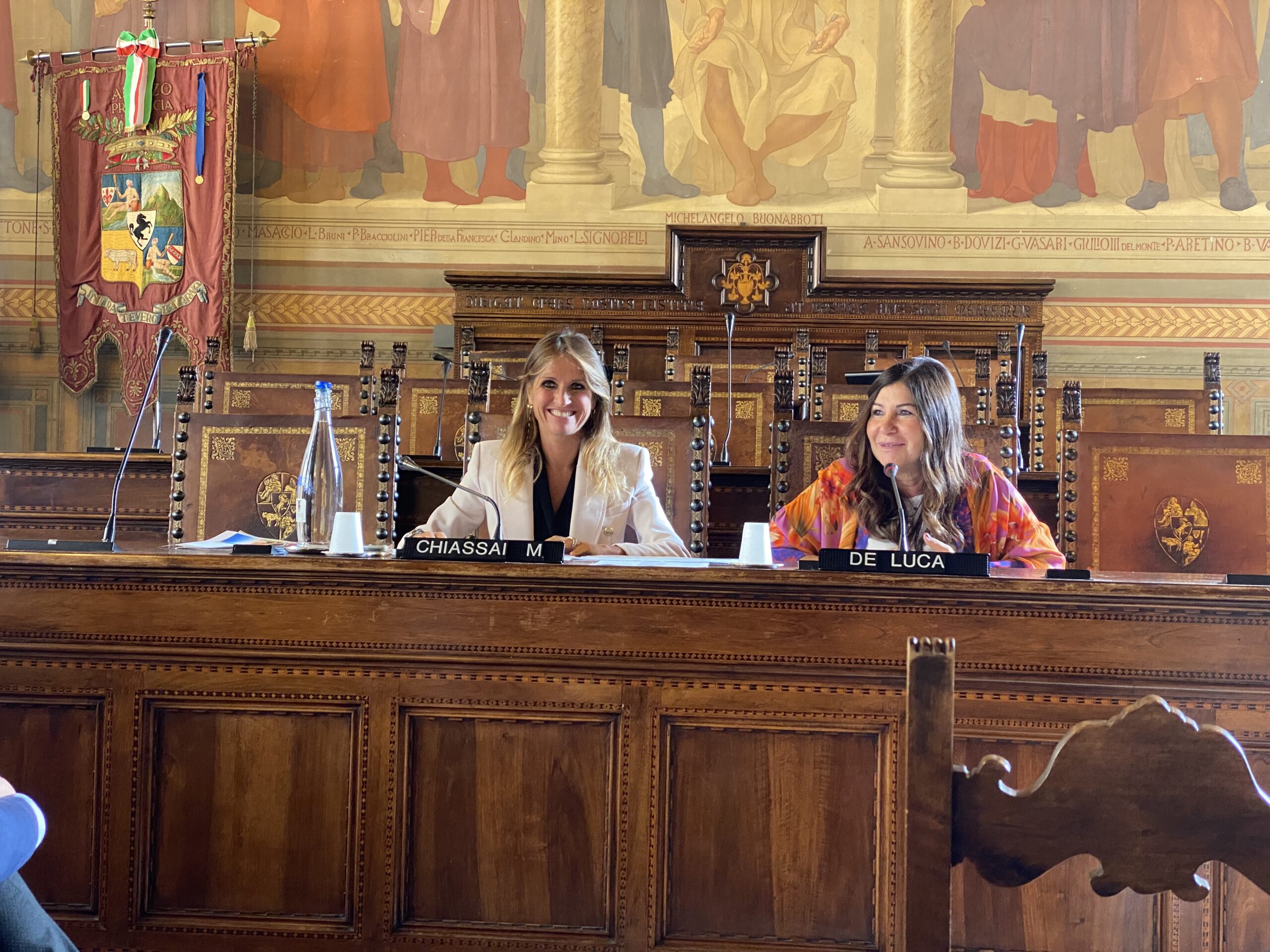 La presidente della provincia di Arezzo Silvia Chiassai Martini ed il Prefetto Maddalena De Luca incontrano le categorie economiche per la presentazione della prima comunità energetica provinciale