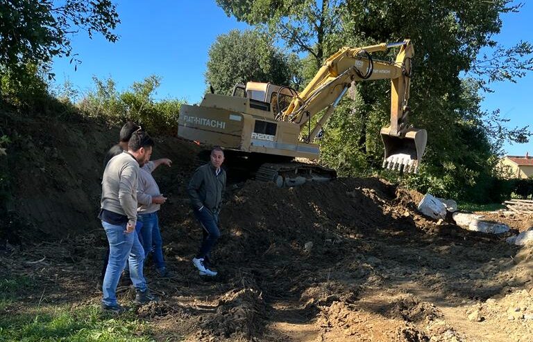 Lavori pubblici: aperto il cantiere per il ripristino del muretto di via del Tribunale