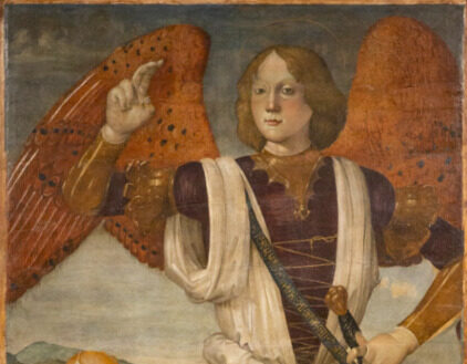 “Affrettate e imprecise conclusioni”. Il museo di Urbino sul caso dei presunti danni sul dipinto ligneo raffigurante “San Michele Arcangelo “di Bartolomeo della Gatta