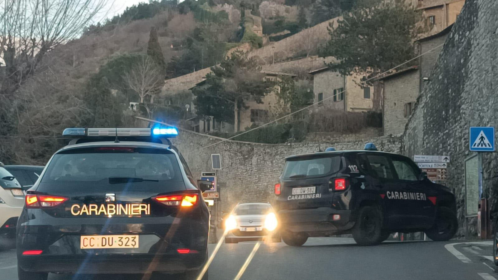 Ladri in fuga ad Anghiari: i carabinieri riescono ad arrestare una donna