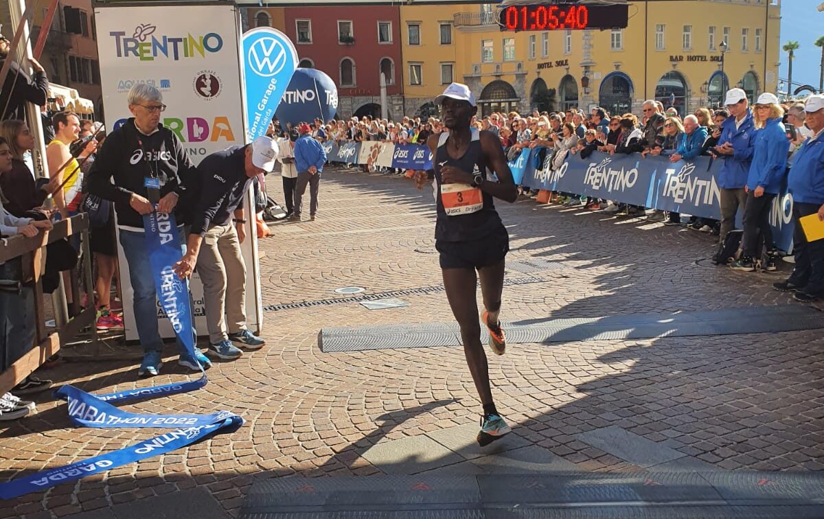 Simon Kibet Loitanyang giunge 2° alla Mezzamaratona del Garda in Trentino
