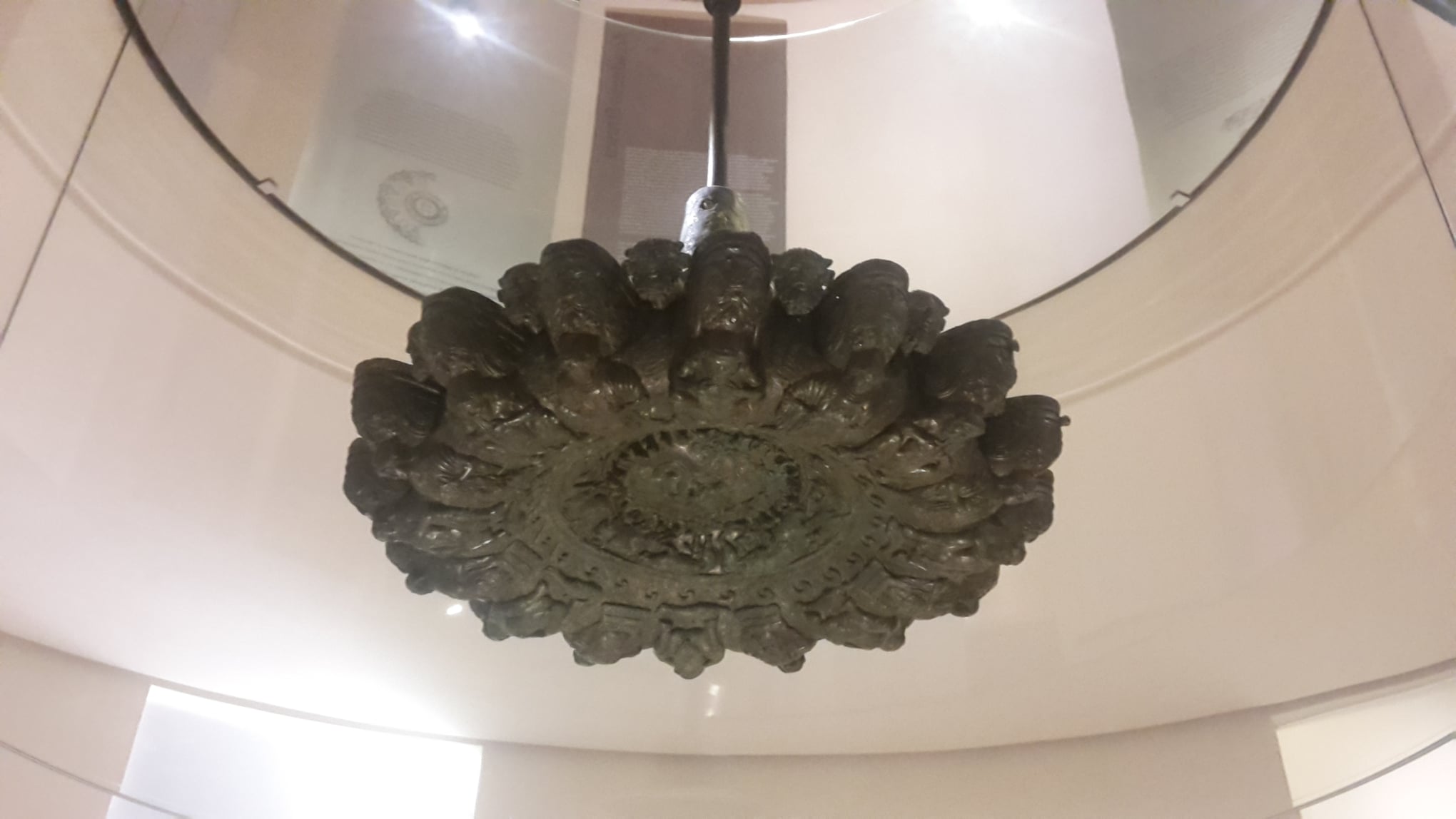 Lampadario Etrusco in mostra a Milano: dopo oltre 80 anni l’opera esce nuovamente da Cortona