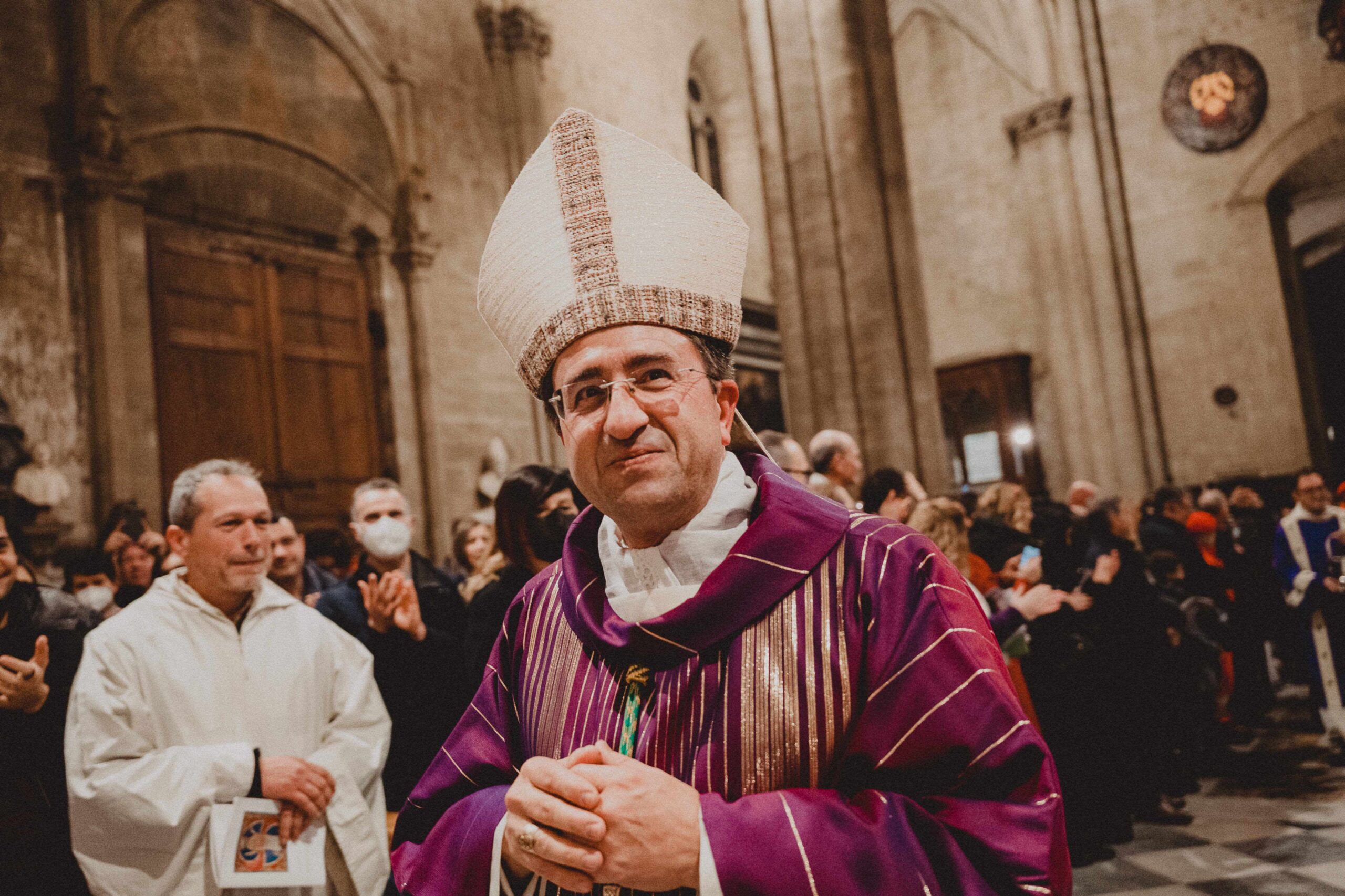 Domenica Cortona dà il benvenuto al nuovo vescovo Andrea Migliavacca