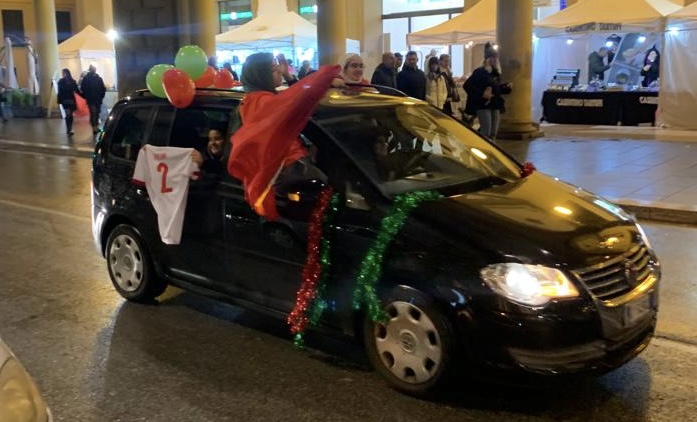 Delirio in piazza Guido Monaco. Marocco in semifinale al campionato del mondo di calcio in Qatar