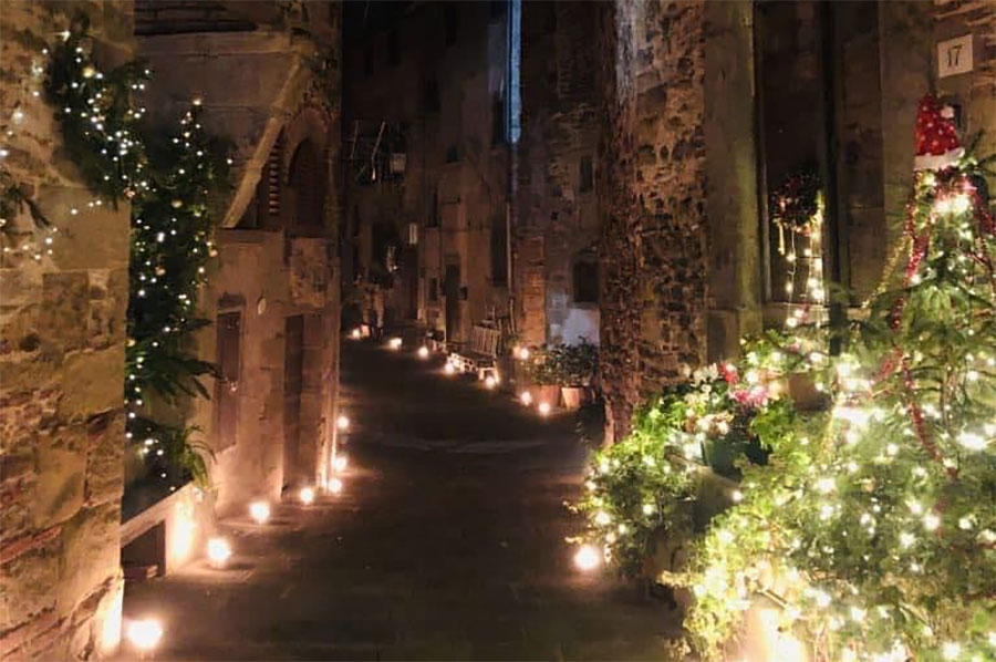 Anghiari si accende e promette spettacolo: luci di candele e “Tappeto dei ricordi” per inaugurare il cartellone di Natale. Si parte l’8 dicembre