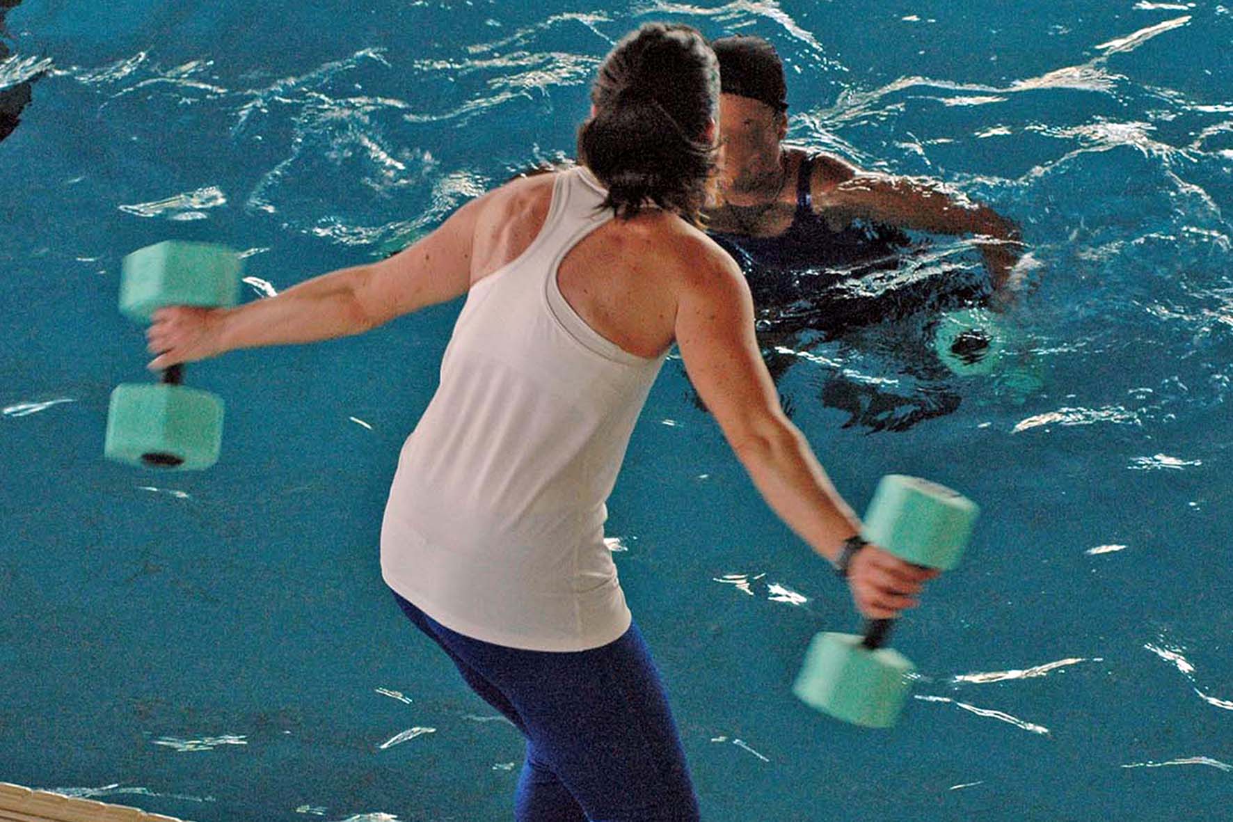 “Fitness di Natale”: tre serate in piscina tra movimento e divertimento