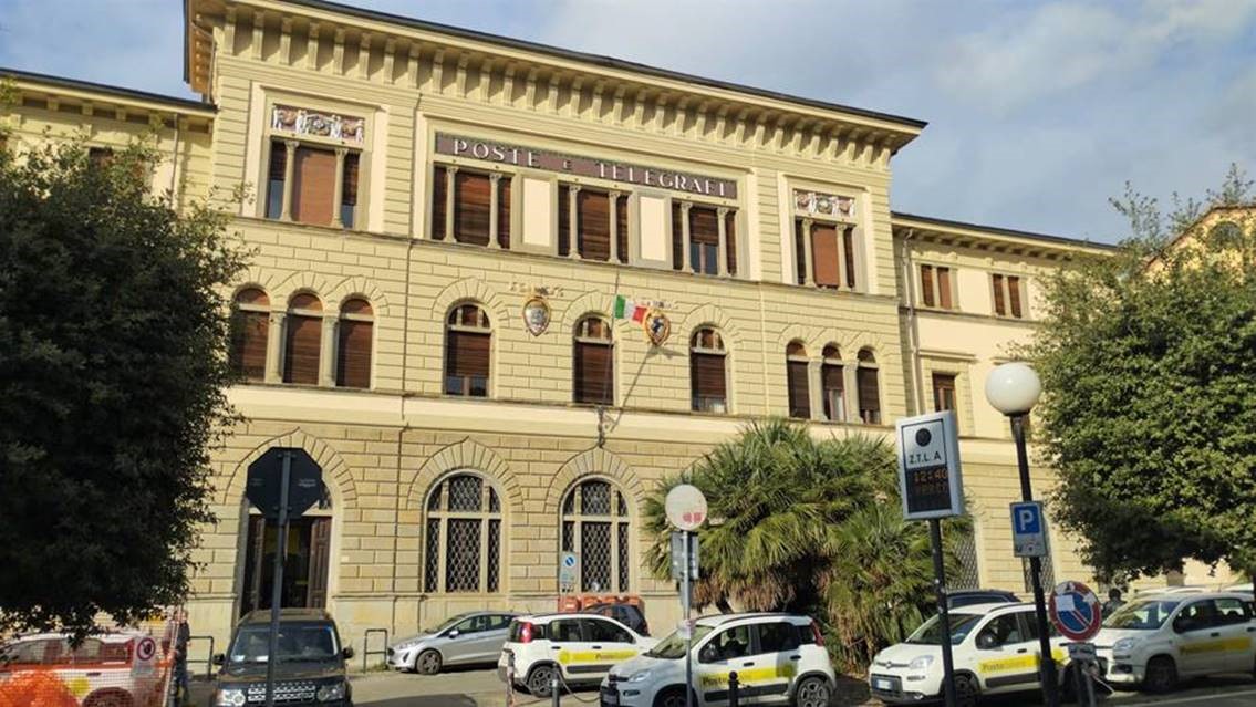 Grazie a “Cento Facciate” è stato restaurato il Palazzo delle Poste di Arezzo