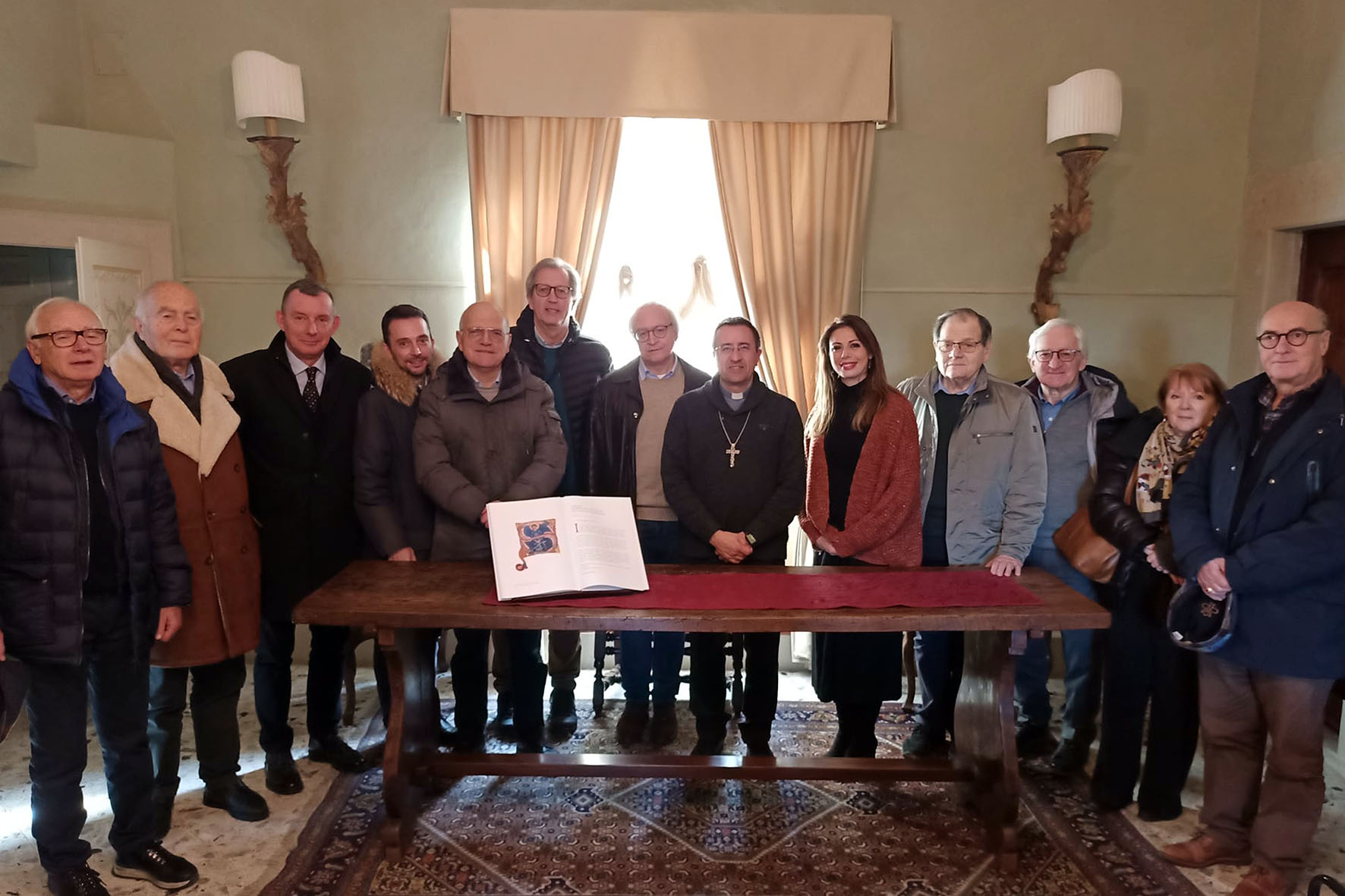 Le Acli di Arezzo in visita dal vescovo Andrea Migliavacca