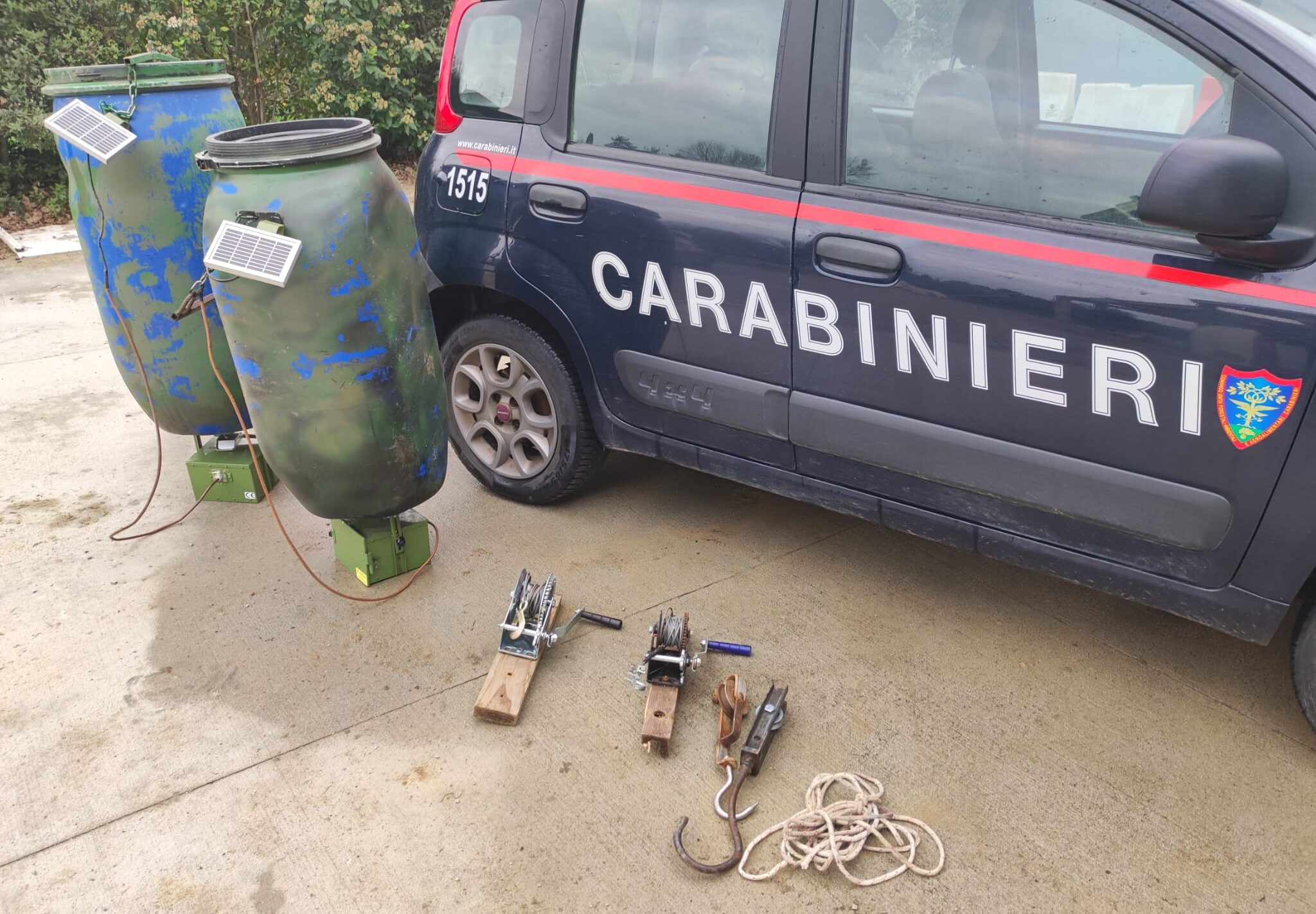 Foraggiamento di cinghiali: denunciate due persone e sequestrati 2 distributori di granaglie