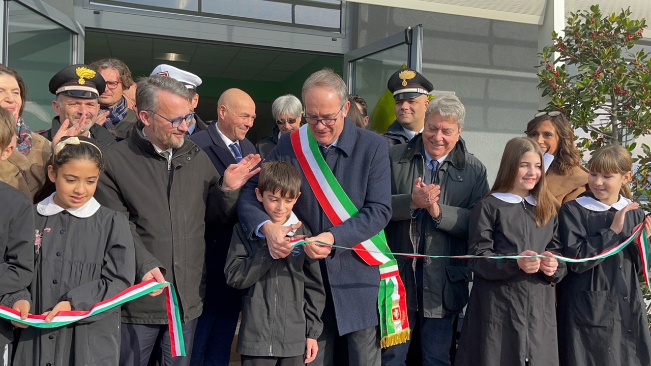 Inaugurata a Camucia la nuova scuola “Umberto Morra”