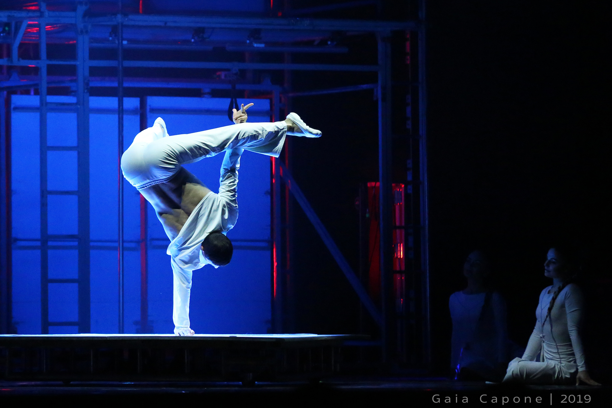 Per la prima volta ad Arezzo “Le Cirque Top Performers” con lo spettacolo “Tilt”