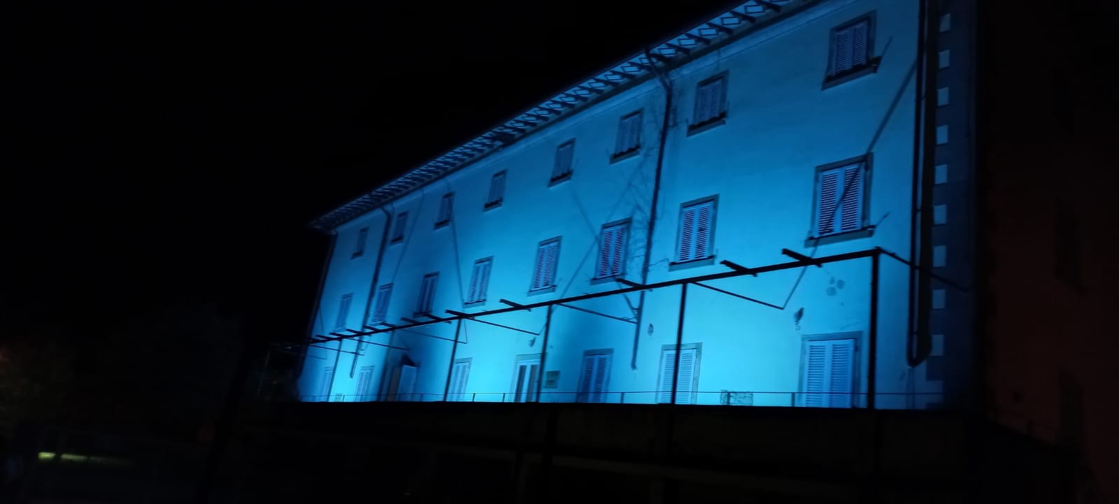 Villa Mazzi si illumina per la Giornata nazionale delle vittime civili delle guerre e dei conflitti nel mondo