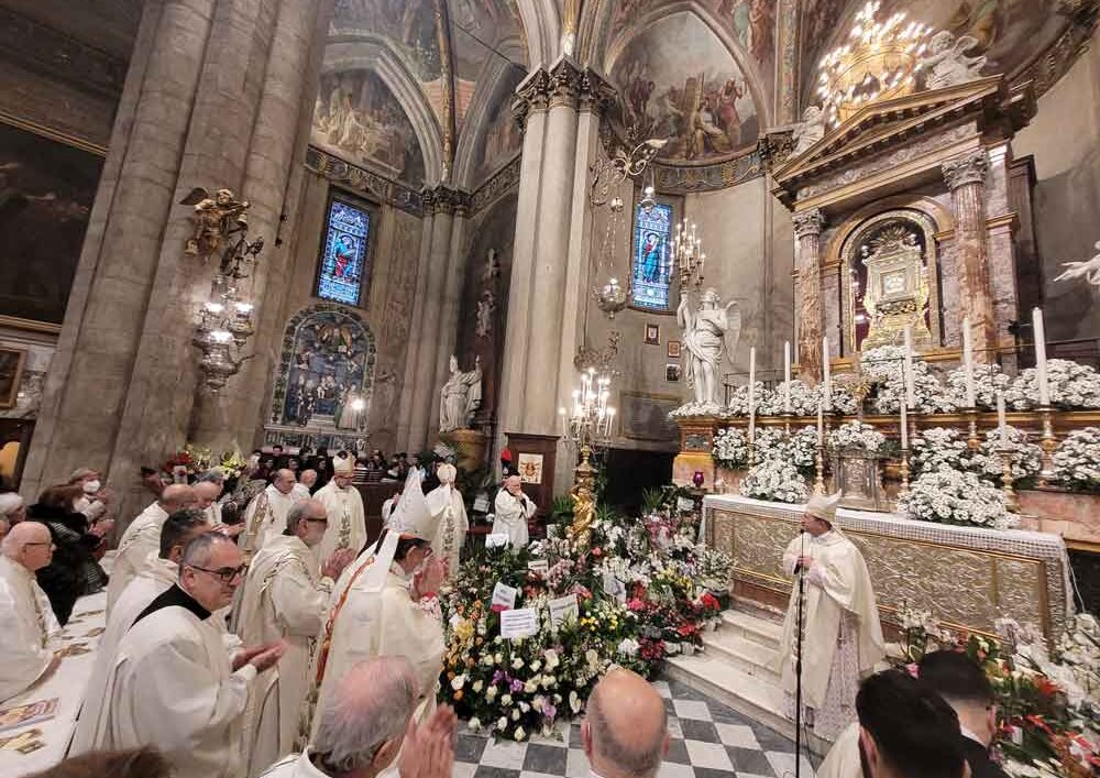 Madonna del Conforto, migliaia di fedeli in Cattedrale. Ad Arezzo otto vescovi e i cardinali Lojudice e Bassetti