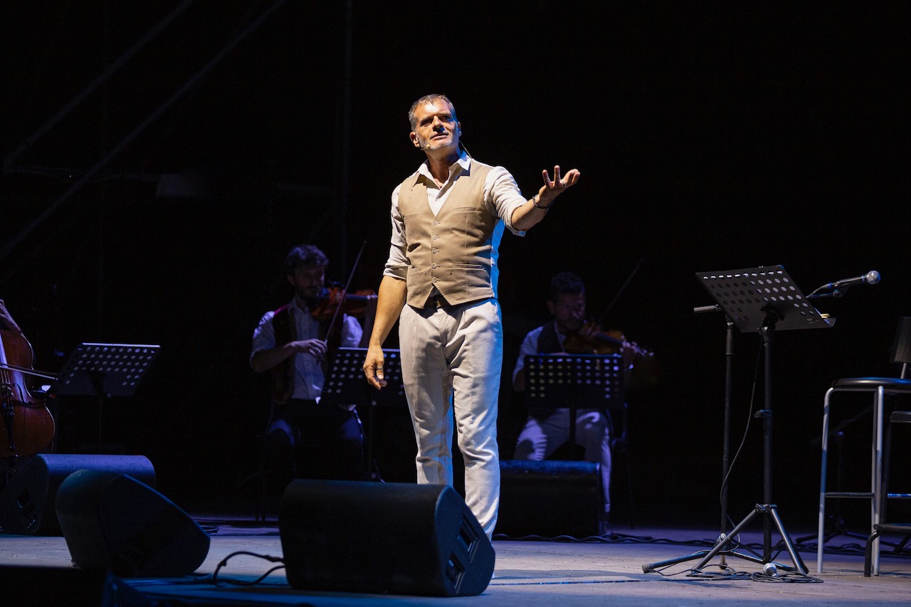 “Quando sarò capace di amare”: Stefano Massini racconta a Gaber al teatro Masaccio