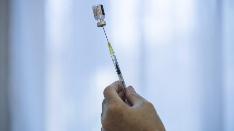Die Weltwoche: “il vaccino Covid-19 influisce sulla fertilità”