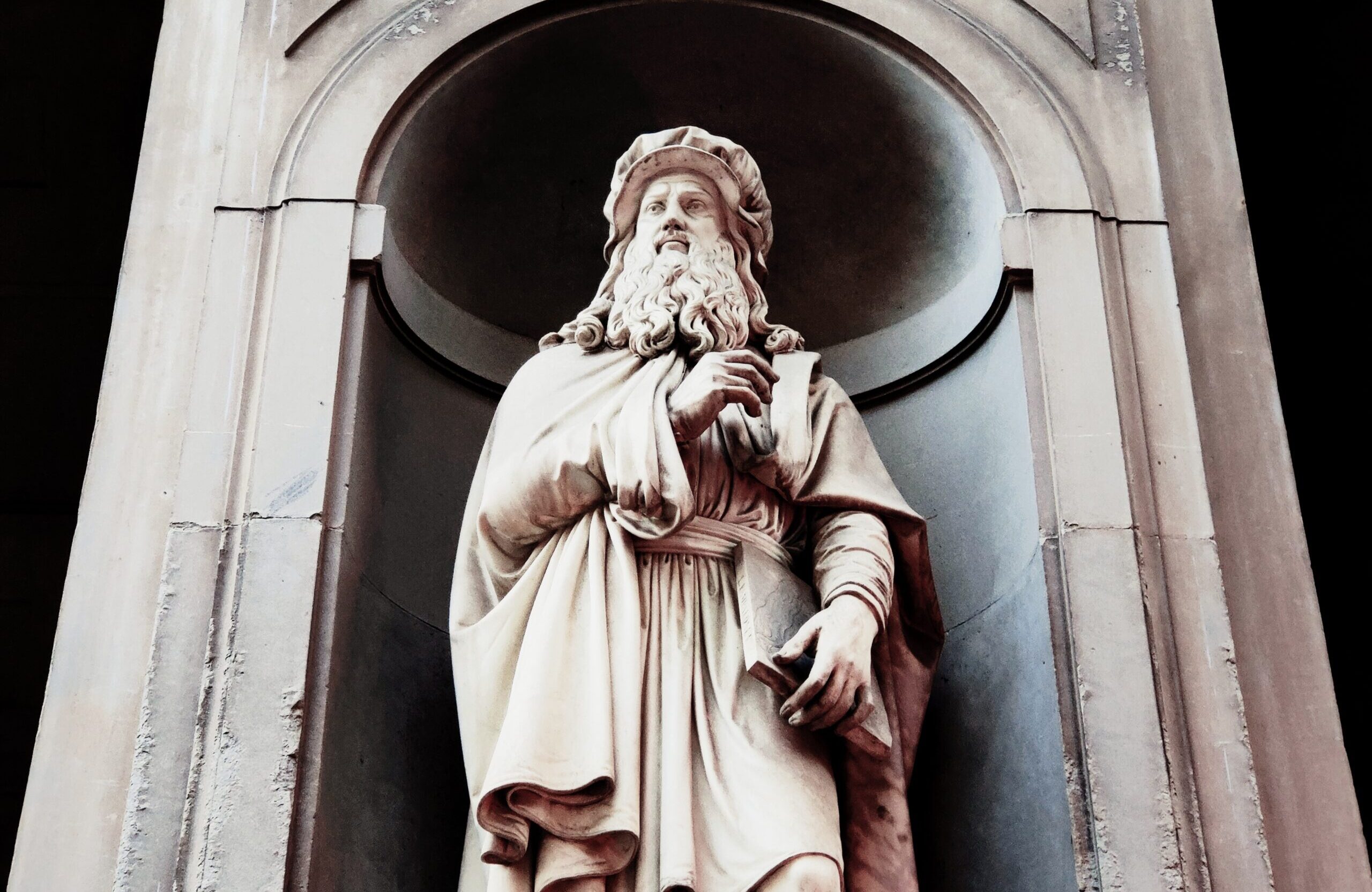 Che la madre di Leonardo da Vinci fosse schiava è un romanzo: non un fatto