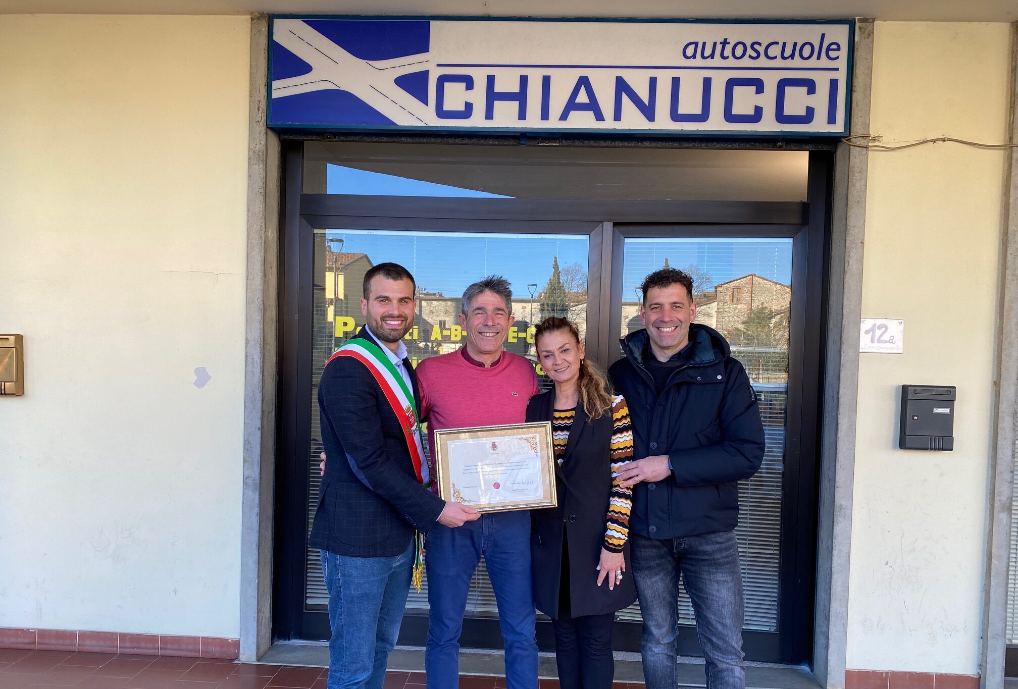 Bibbiena, un riconoscimento all’Autoscuola Chianucci per i 50 anni di attività