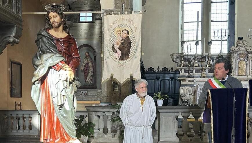 Castiglion Fiorentino, presentata la fedele copia della statua del Cristo presso l’Orto degli Ulivi