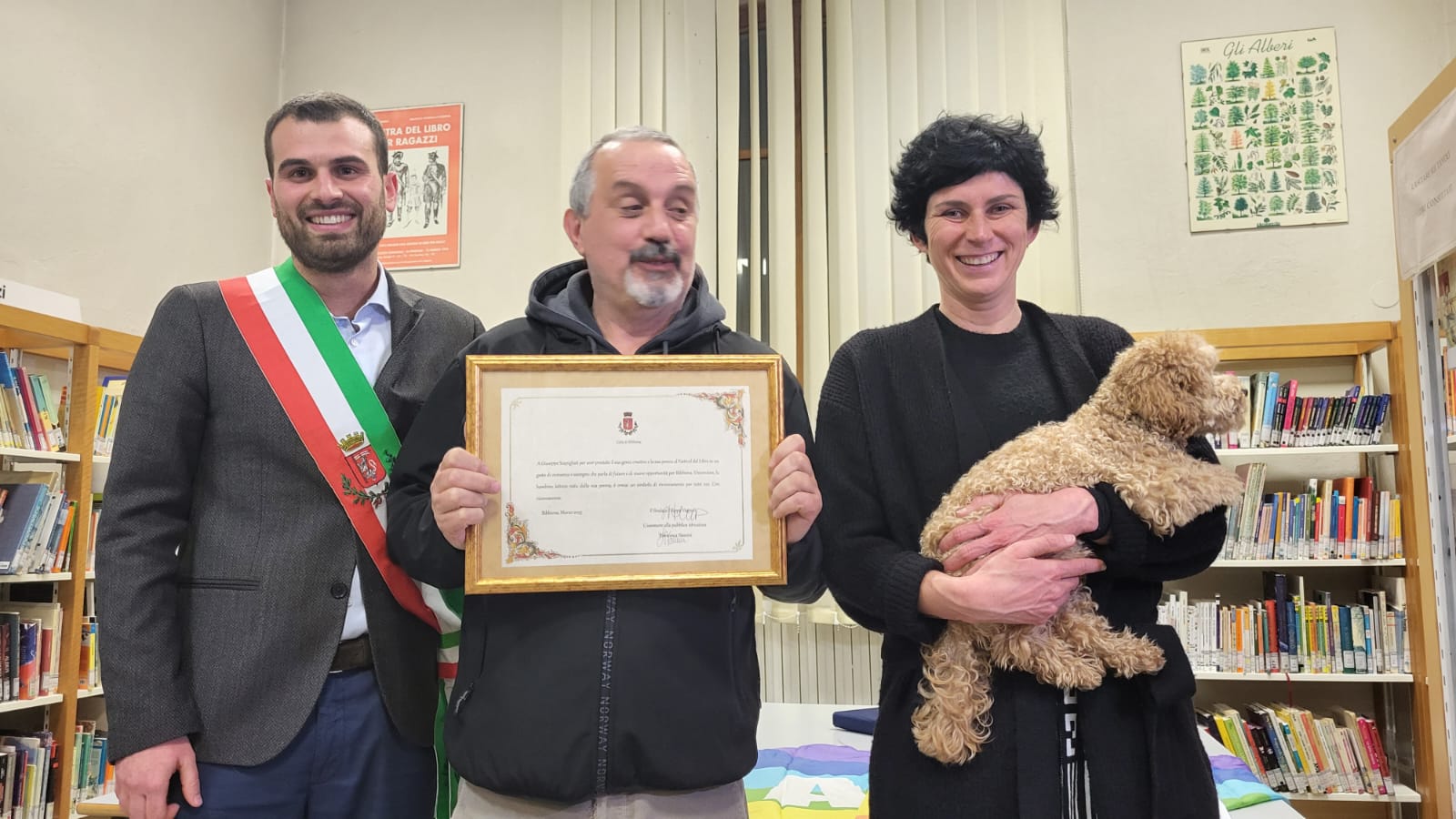 Festival del libro 2023: premiati il fumettista Giuseppe Scapigliati e i lettori forti della biblioteca