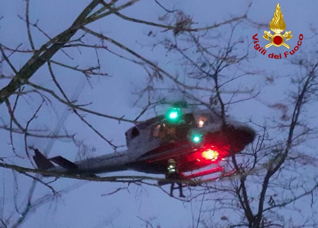 Escursionista si ferisce in una zona impervia di Capolona, 38enne recuperato dai vigili del fuoco