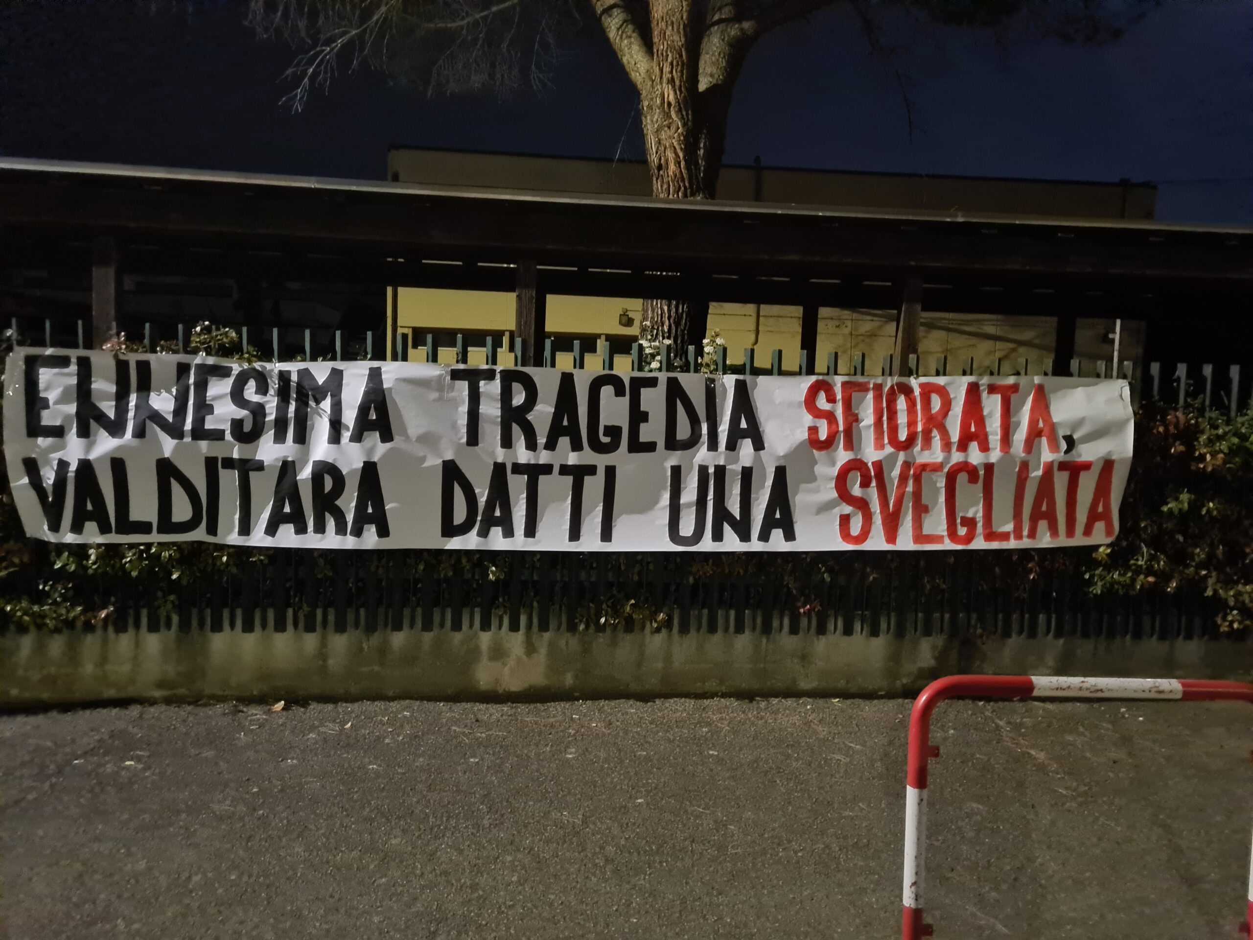 Controsoffitto crolla in testa agli studenti, la denuncia di Blocco Studentesco Arezzo