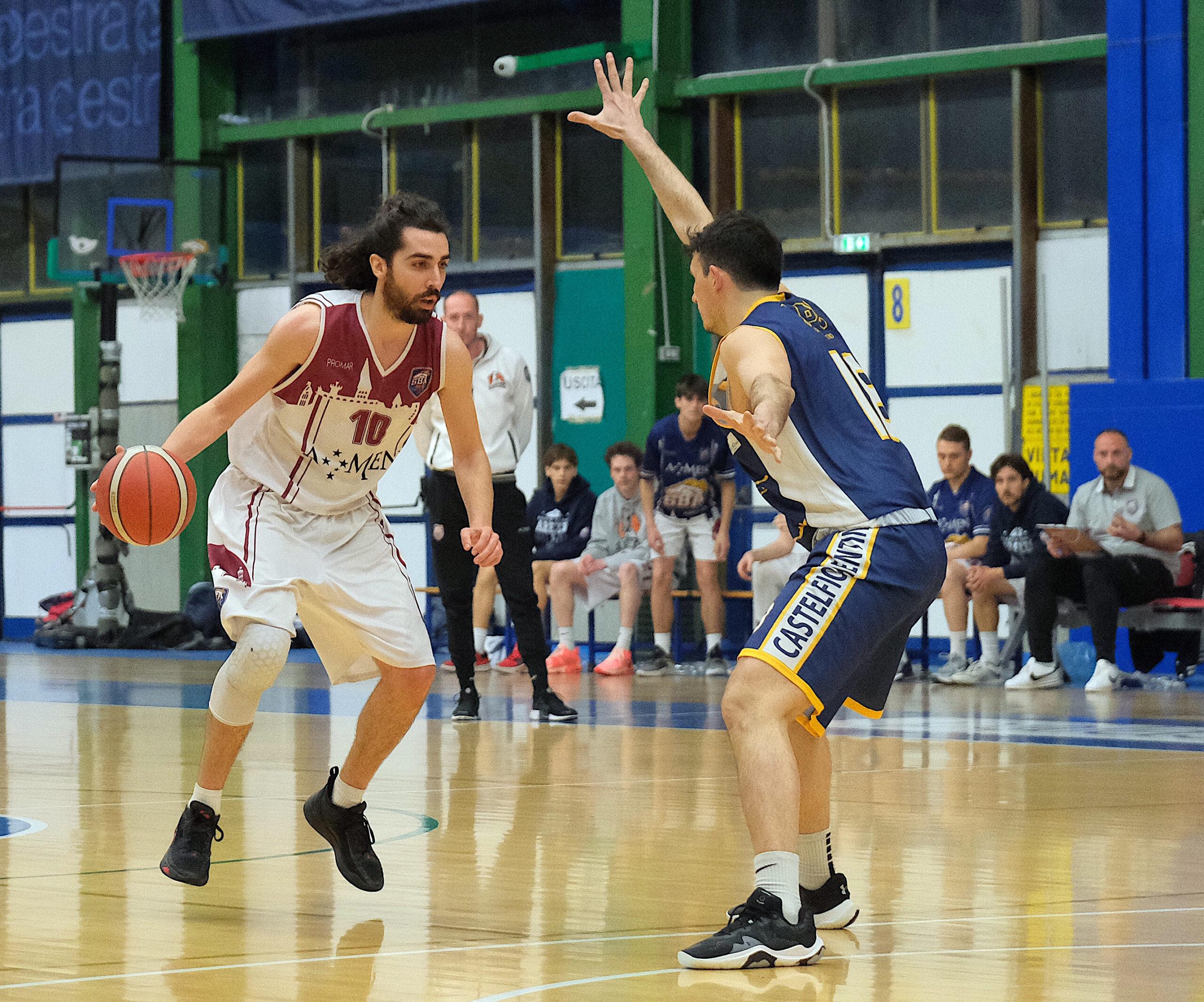 Settebello Amen Scuola Basket Arezzo che passa al PalaEstra di Siena