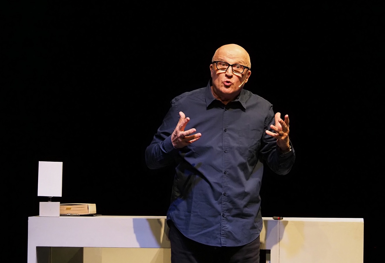 “La giovinezza è sopravvalutata”: sul palco del teatro Masaccio arriva Paolo Hendel 