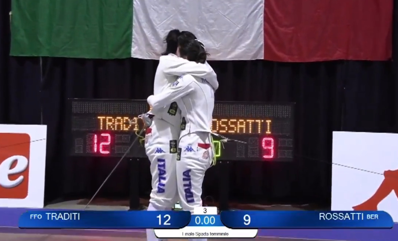 Il gesto di fair play di Emilia Rossatti nella finale del campionato italiano di spada – VIDEO