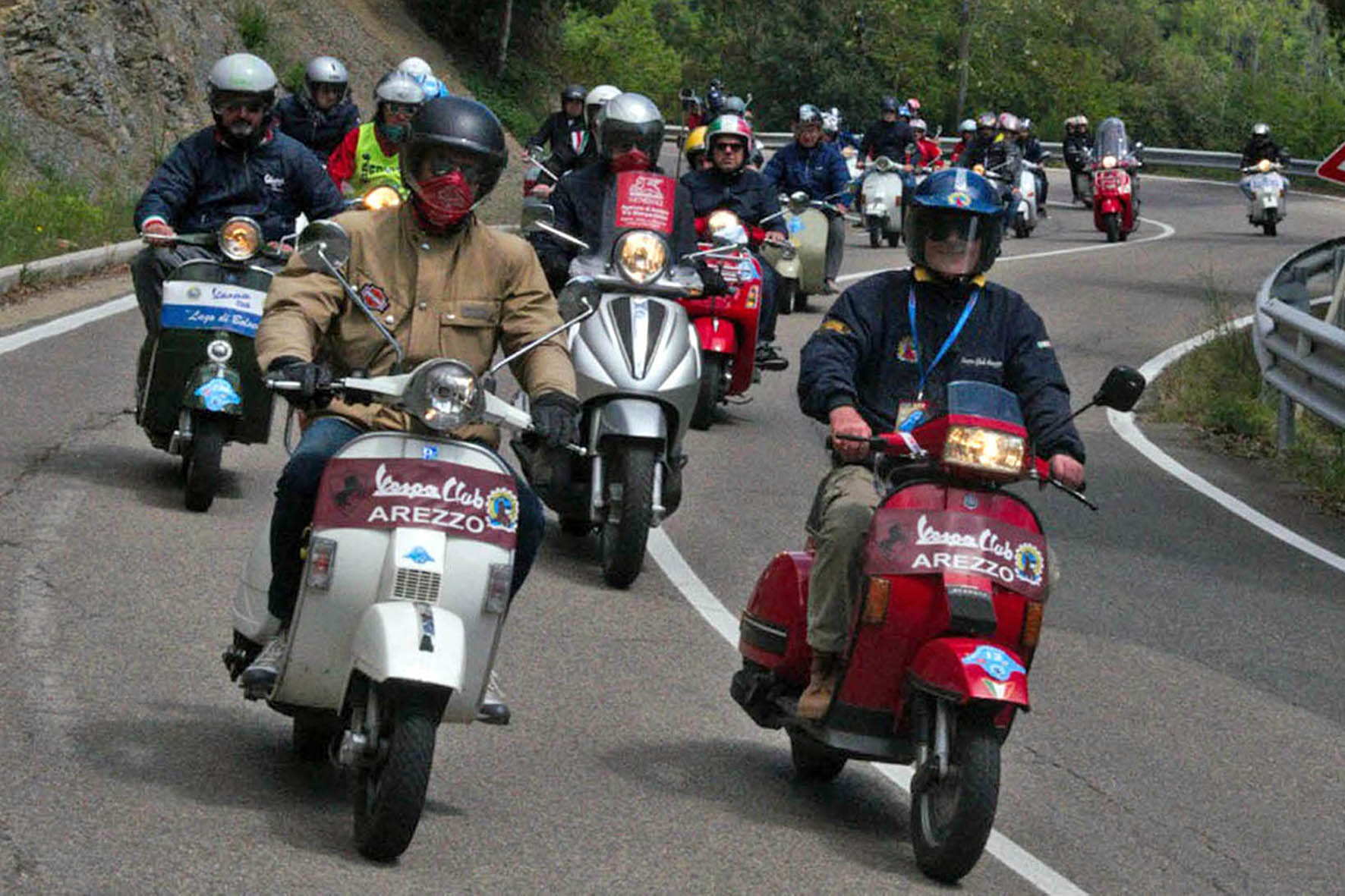 Da Arezzo a Cortona in Vespa per il raduno nazionale del Primo Maggio