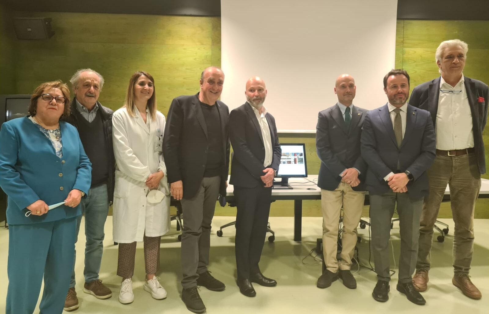 Rotary Club Arezzo-Est dona 4 monitor digitali al reparto di Ostetricia e Ginecologia del San Donato