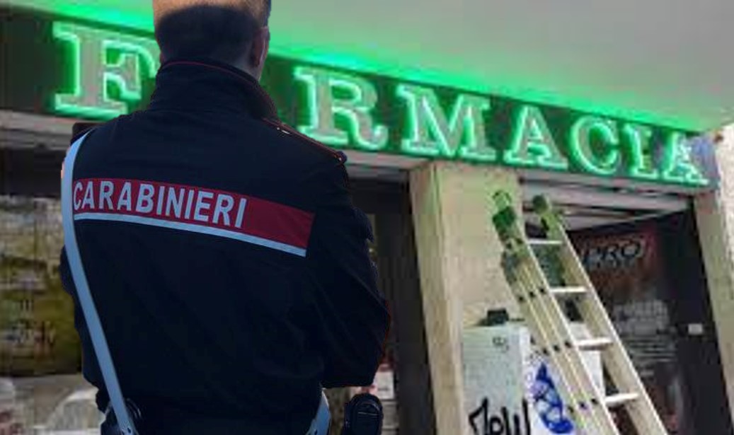 Rapinatori falliscono in una farmacia, poi sfondano con l’auto la vetrina di un’altra