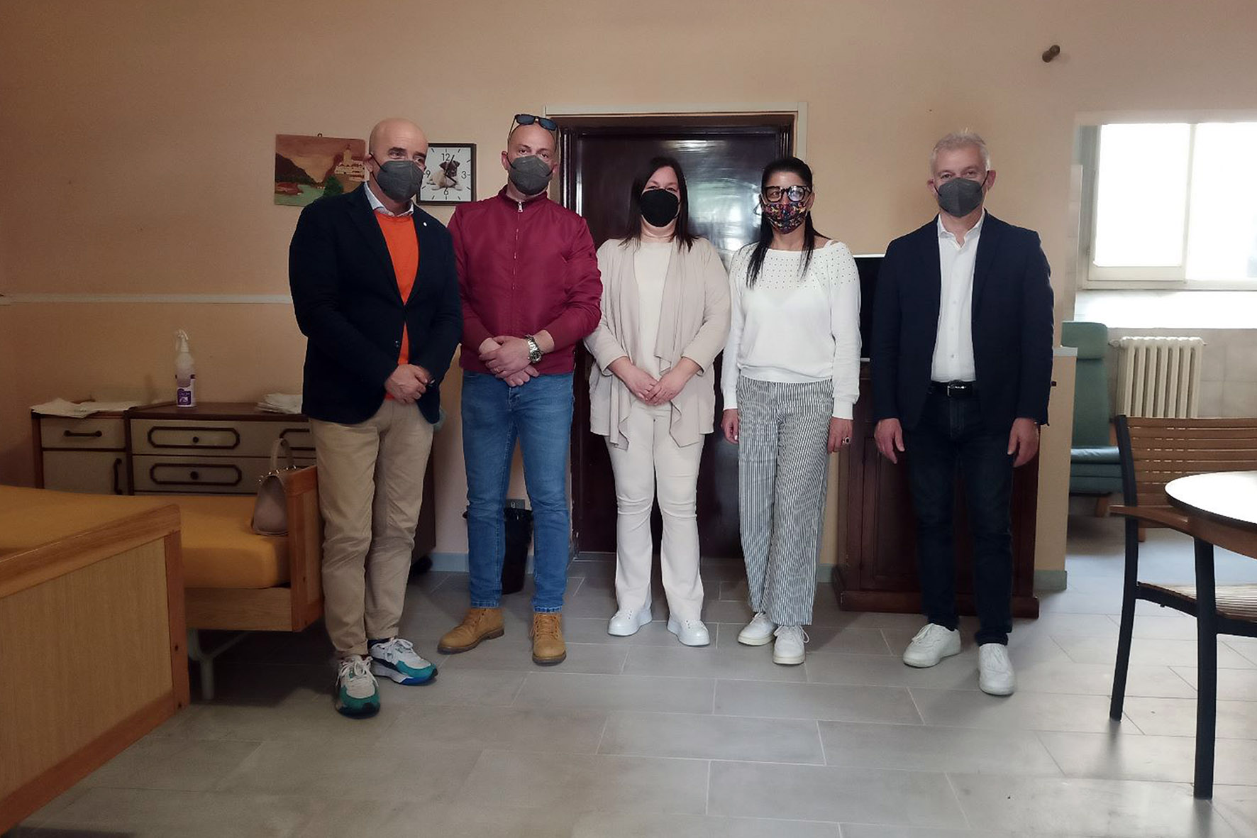 Taglio del nastro per i rinnovati appartamenti della Casa Pia Taglio del nastro per i rinnovati appartamenti della Casa Pia