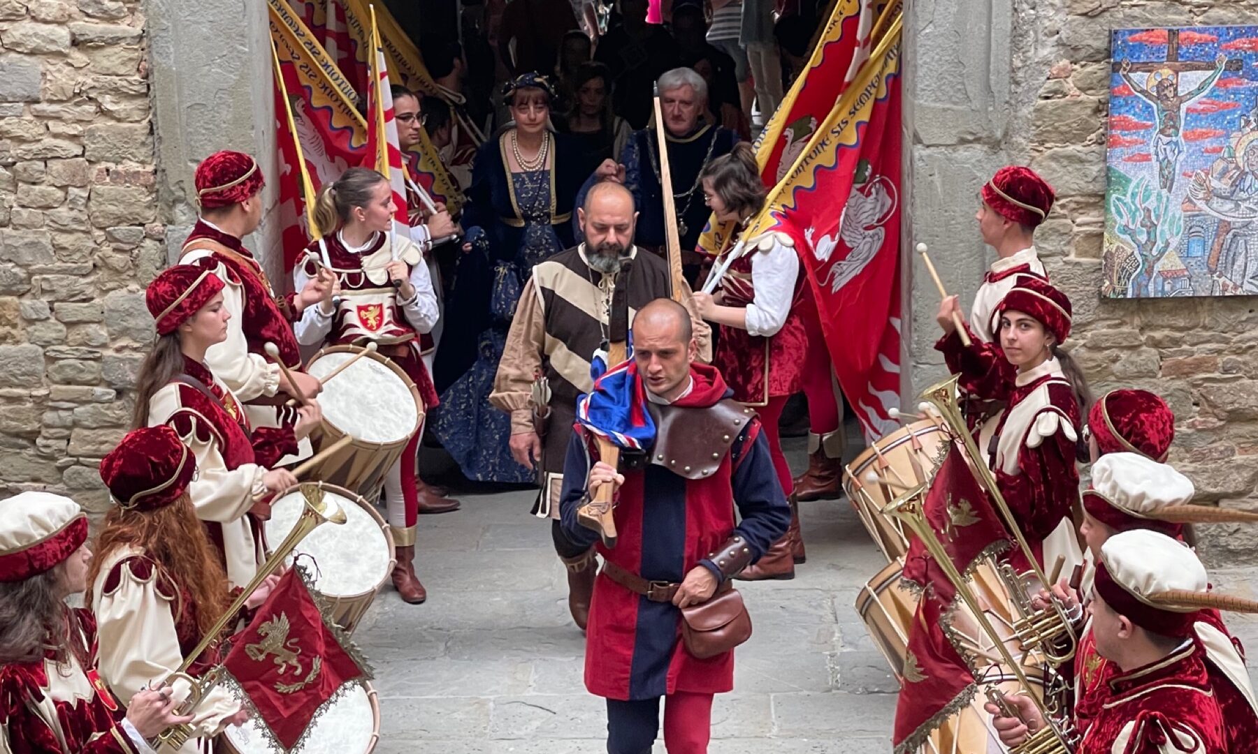 Cortona, al via il primo Festival della Bandiera “Bigordi Banderie”