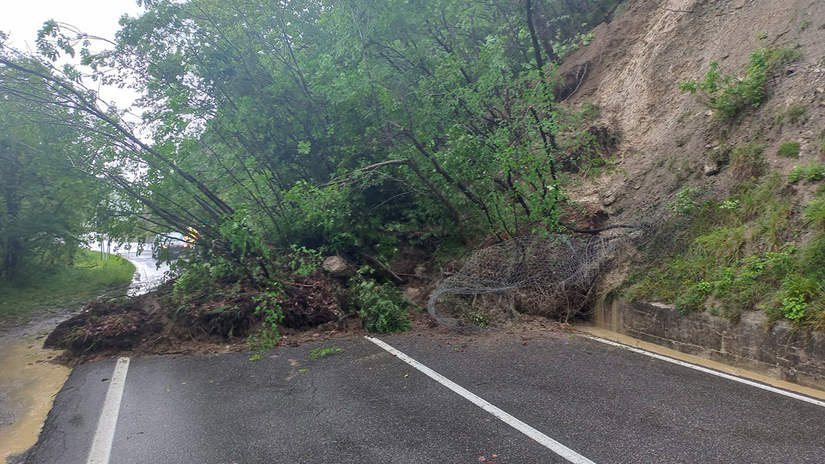 Chiusa per frana la SS258 “Marecchia” a Badia Tedalda