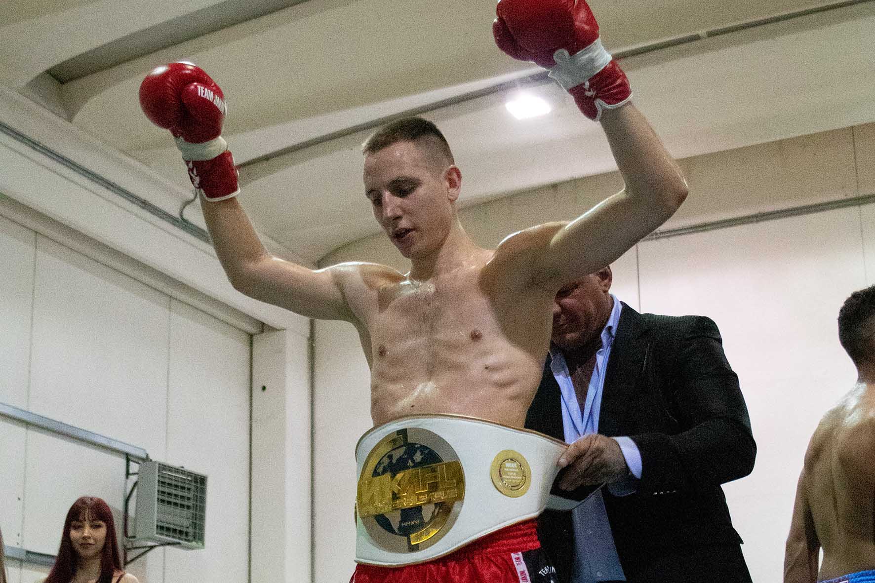 L’aretino Lorenzo Corsetti vince il titolo italiano di kickboxing